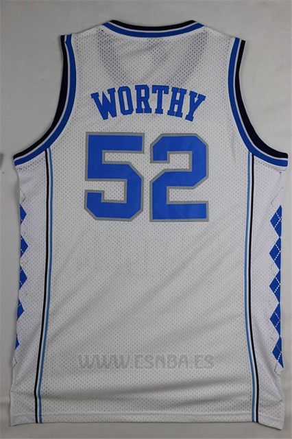 Camiseta NCAA North Carolina Tar Heels James Worthy #52 Blanco